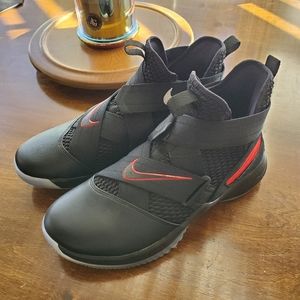 Nike LeBron Soldier 12 Flyease